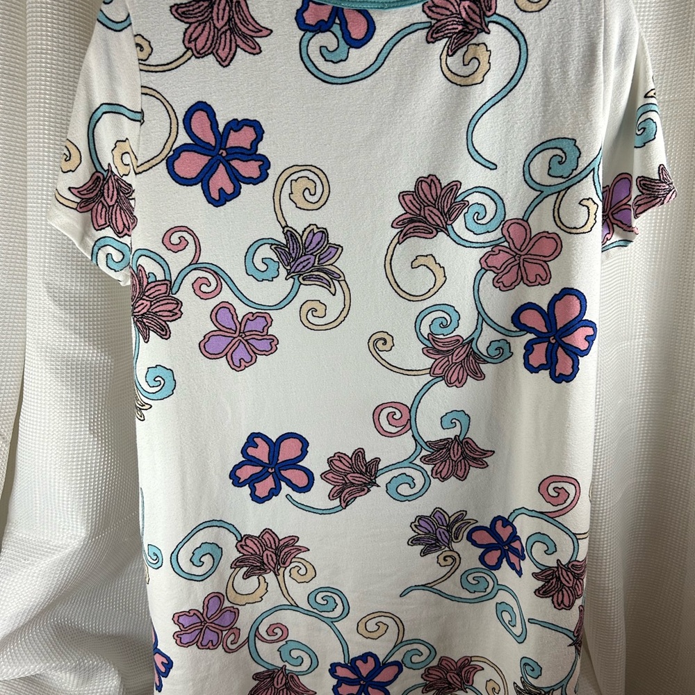 honey me short sleeve pull on shirt. Very soft floral, multicolor - Picture 3 of 3